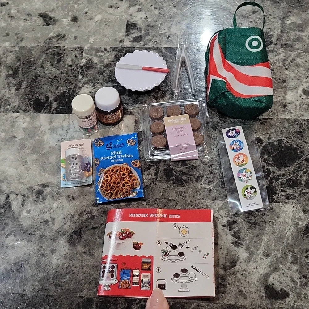 Miniverse Make It Mini Target Reindeer Brownie Bites